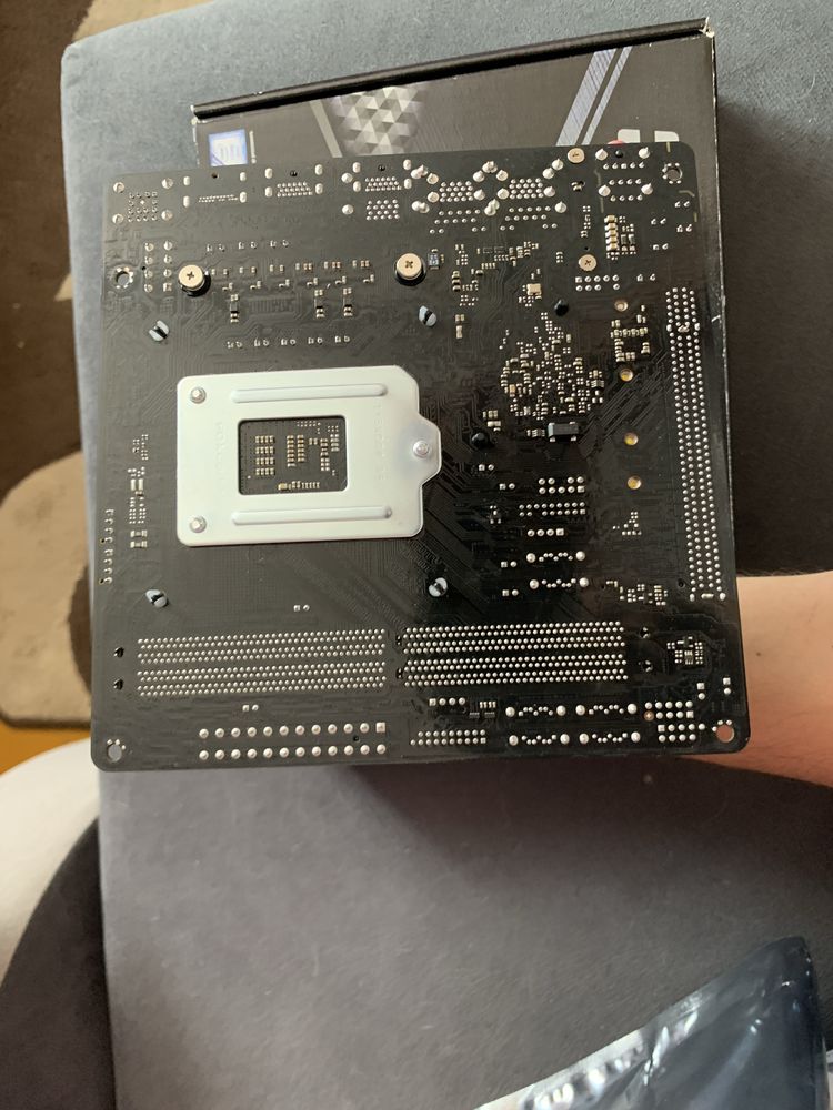 Asrock H370m-ITX/AC i5-8500T/12GB Ram