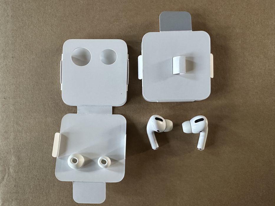 Apple AirPods Pro 1st gen sluchawki prawa i lewa
