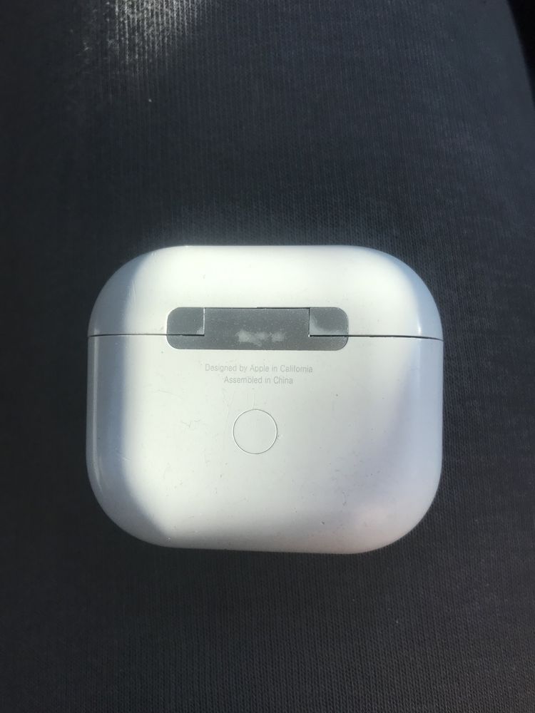 Зарядний кейс AirPods 3