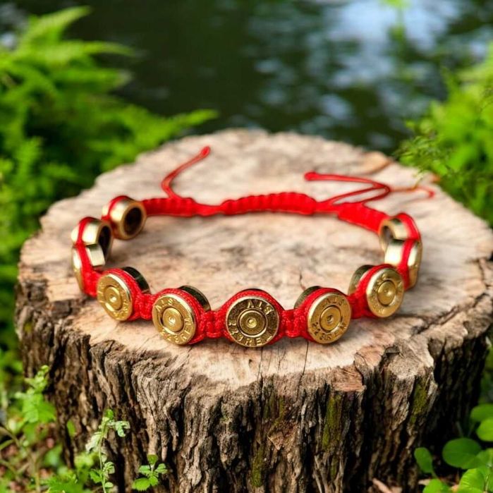 Ręcznie wykonana bransoletka militarna myśliwska z łusek Czerwona