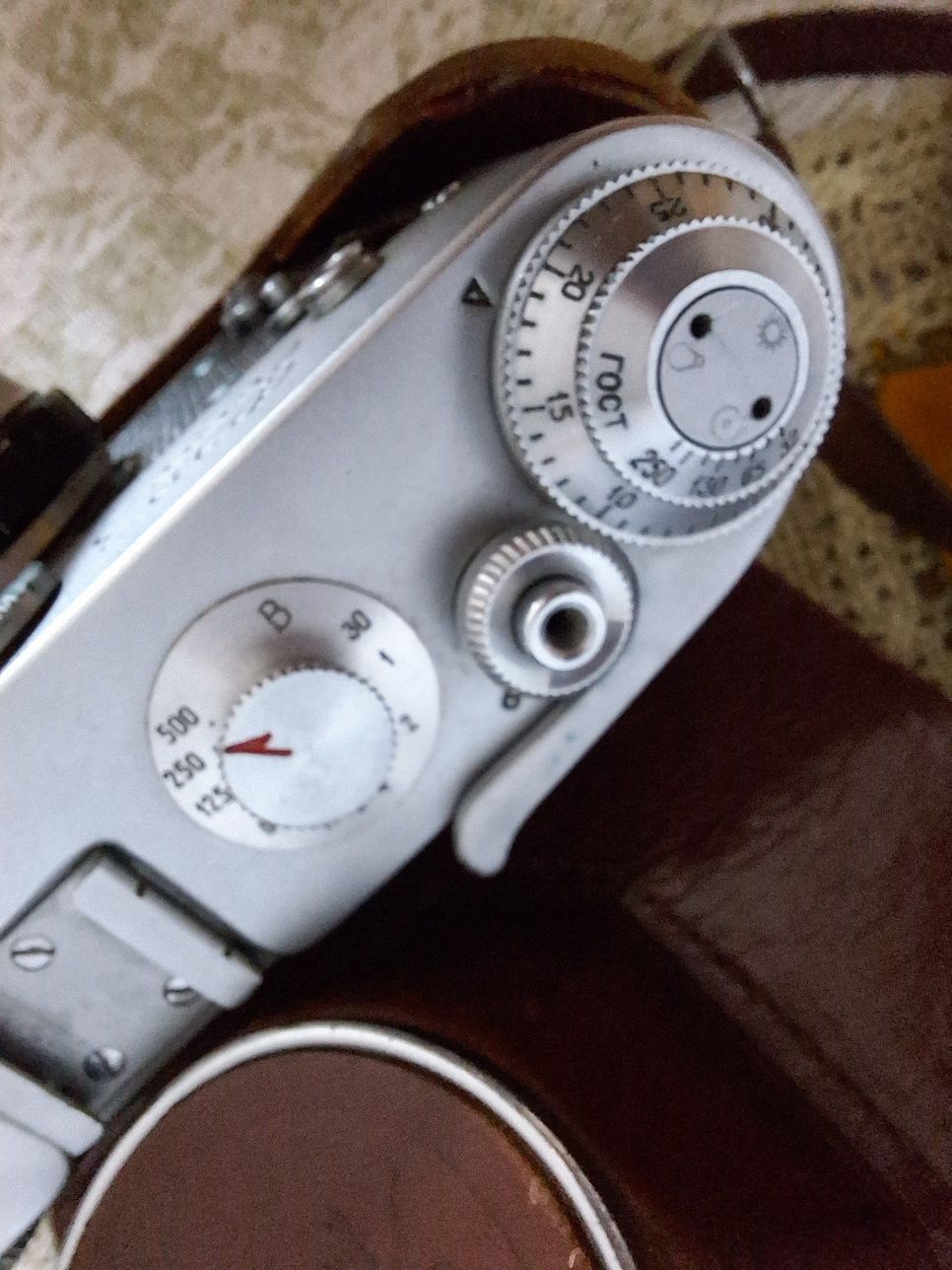 Radziecki aparat analogowy FED 3 ze skórzanym pokrowcem, stan bdb