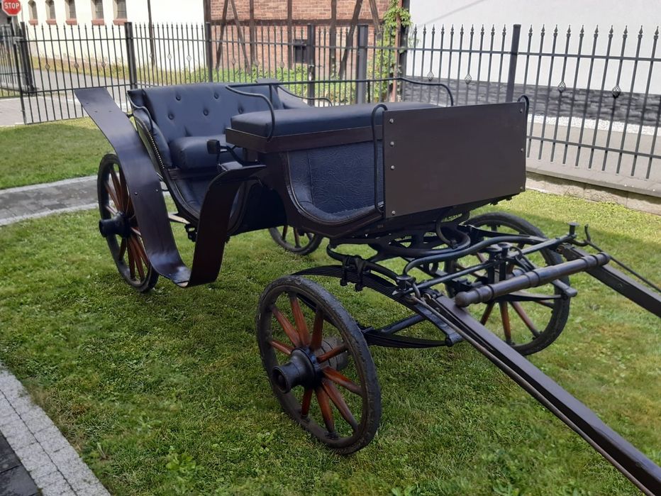 Bryczką konna piękna antyk