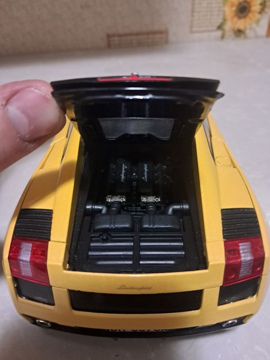 Масштабная модель 1/18 Lamborghini Gallardo Norev  авто