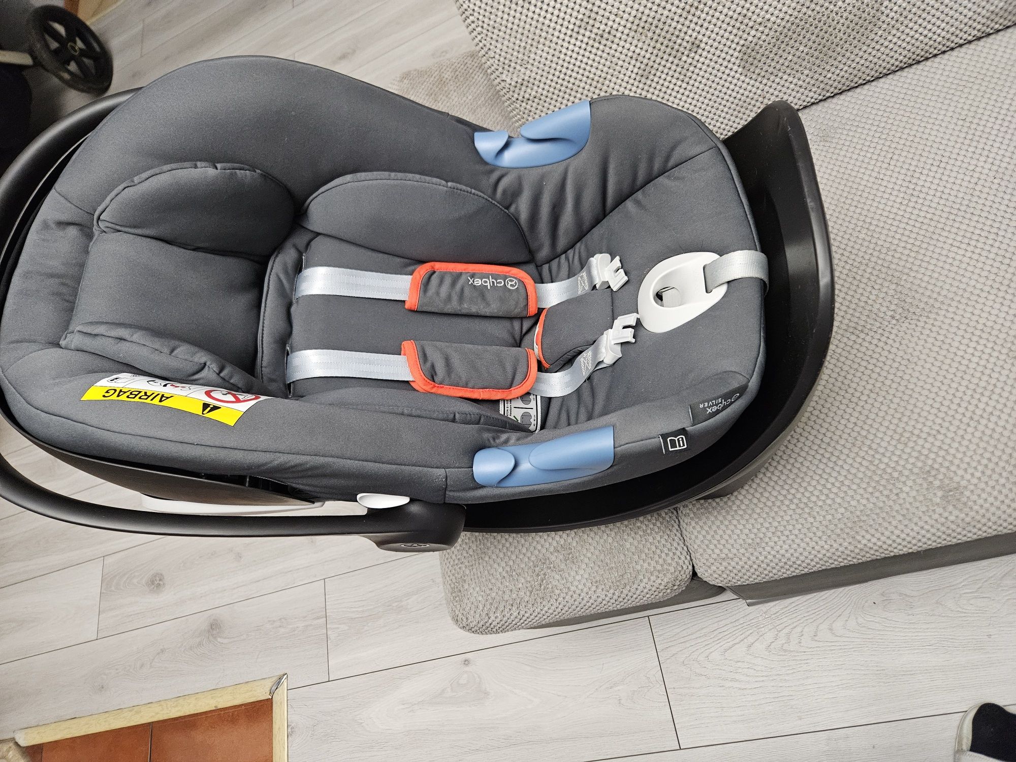 Cybex Aton B I-size z bazą Cybex Base M