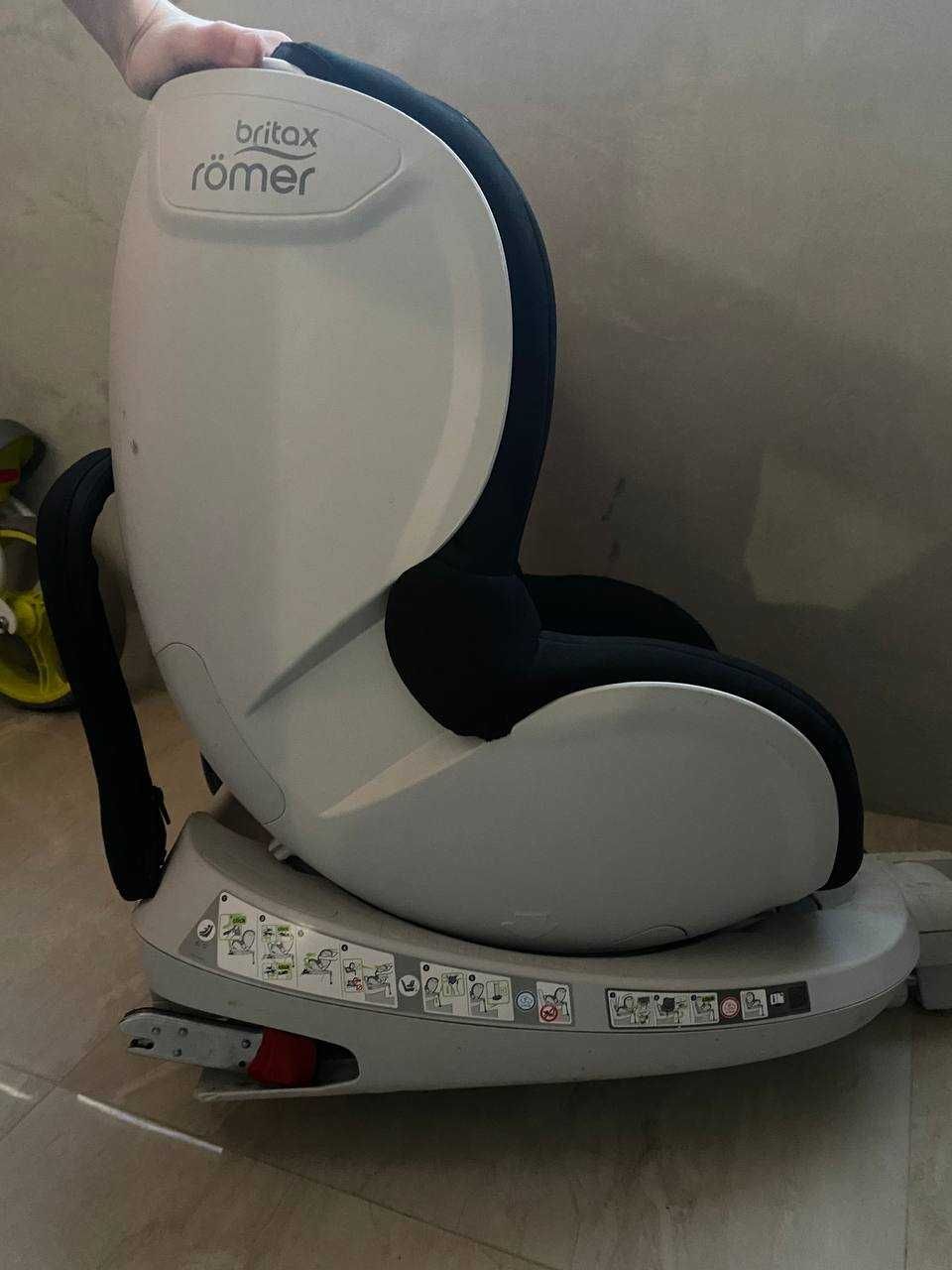 Дитяче автокрісло britax romer