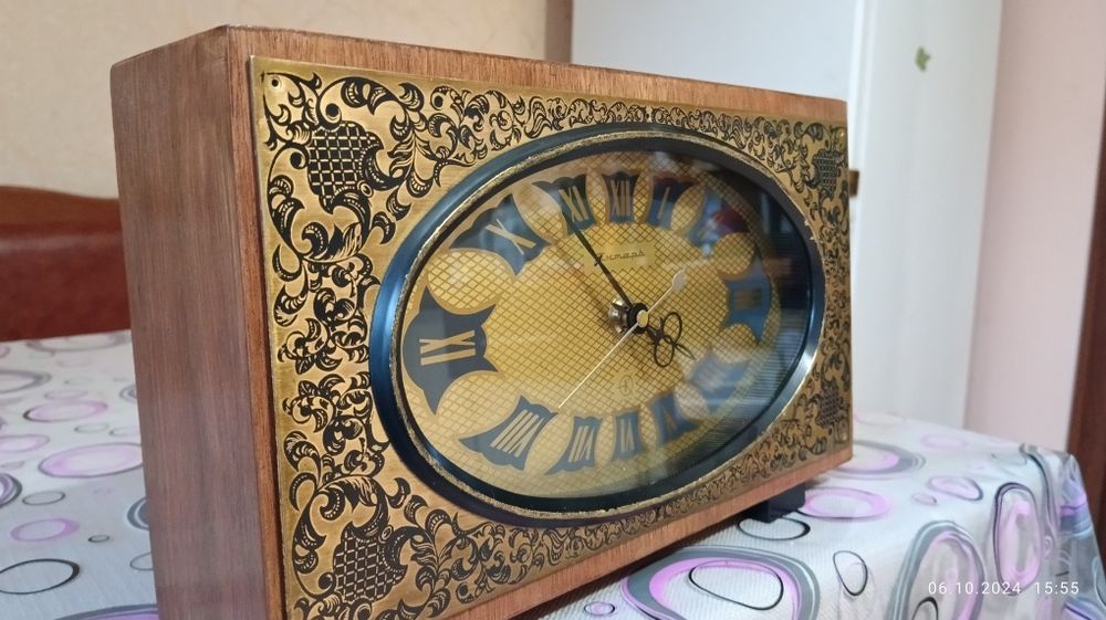 Годинник Янтарь камінний, часів СРСР робочий