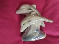 Szklana figurka - delfiny