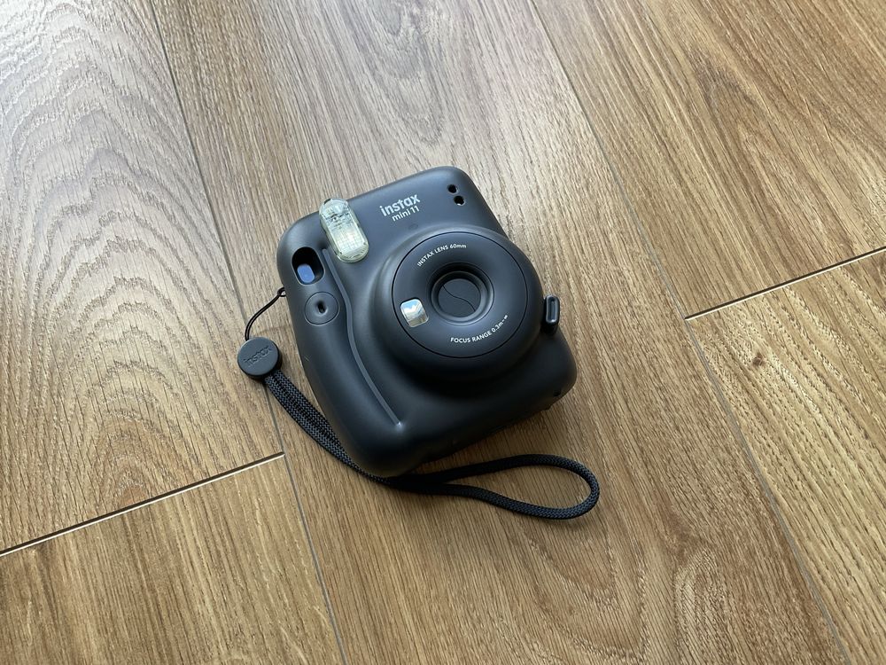 Máquina Fotográfica INSTAX MINI 11