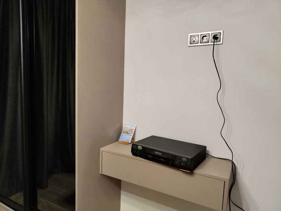 Трилогія Матриця на касетах VHS + відеомагнітофон Panasonic NV-SD320