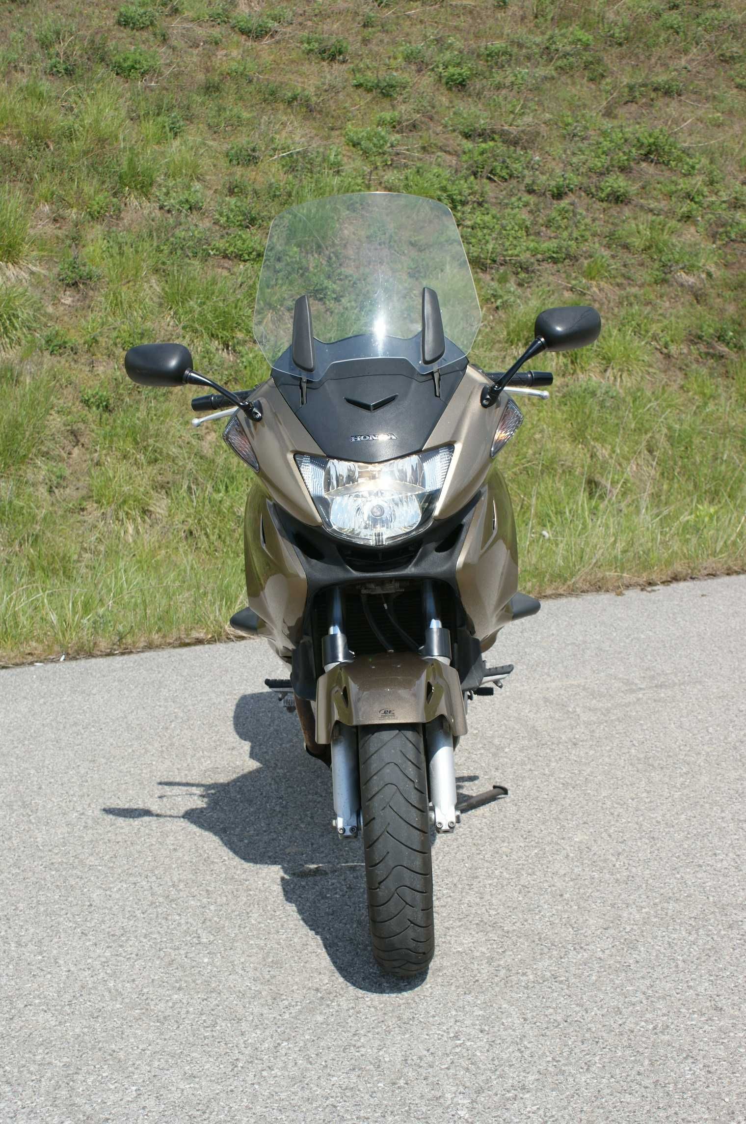 Honda NTV 700 z ABS