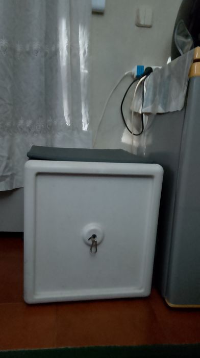 Aparelho de musculação com todos os acessórios