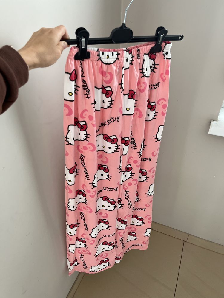 Nowe spodnie Hello Kitty wiosenne XL