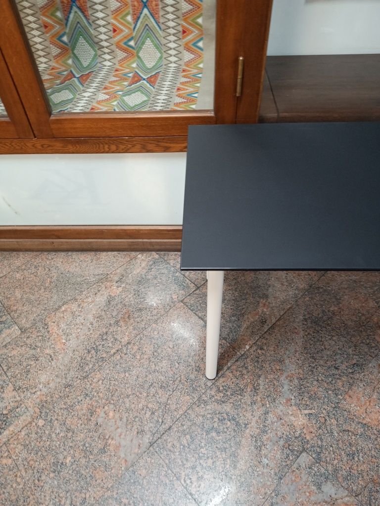 Wyjątkowy stolik stół biurko