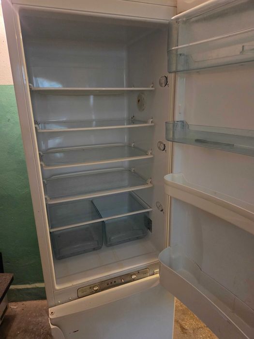 Lodówka Amica AK312 / AK1000 – sprawna, pojemna, 180 cm wysokości