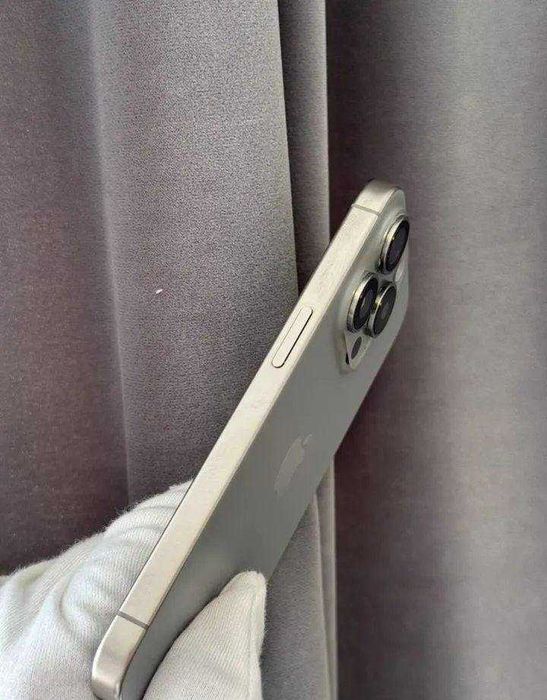 iPhone 15 Pro, 256 ГБ