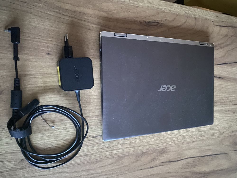 Komputer laptop acer