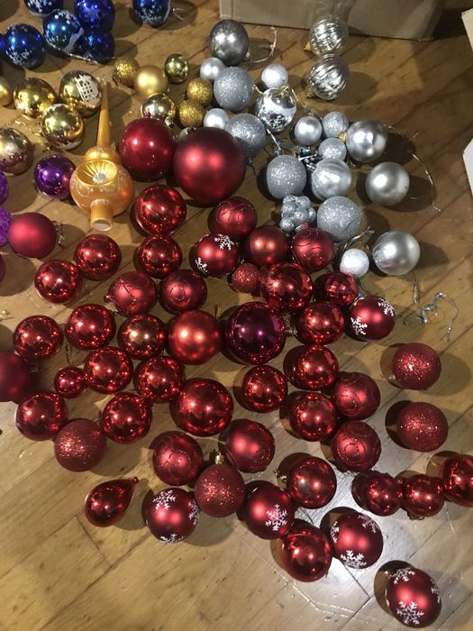 Новорічні іграшки  кульки прикраси ялинкові