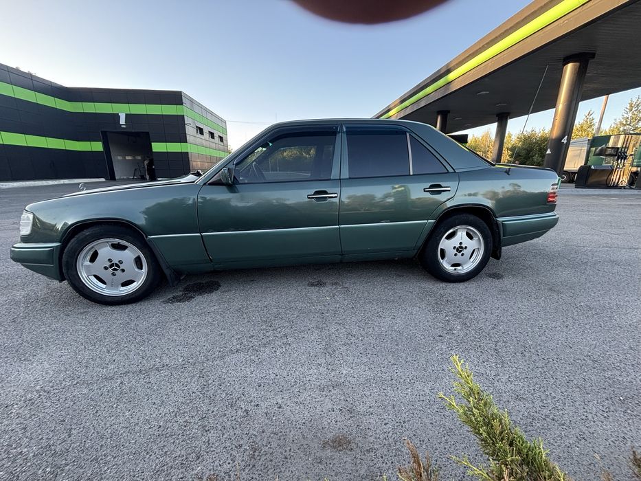 Продам mersedes W124 2.2AT