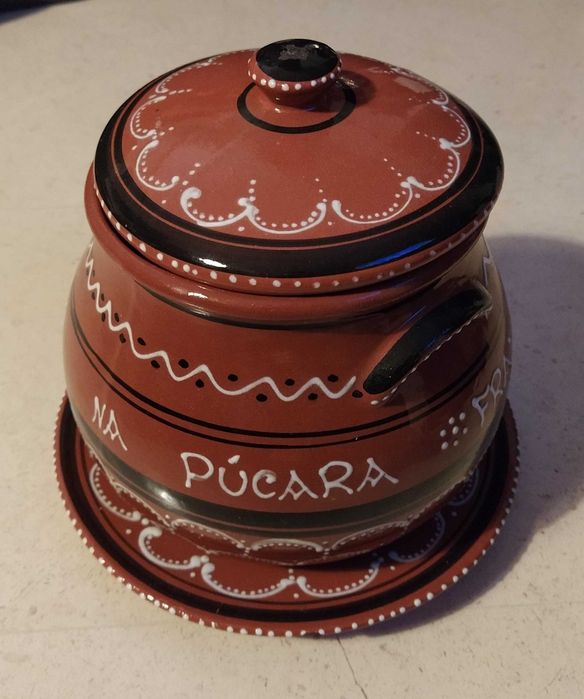 Pote para frango na púcara + azeitona + assador de chouriço