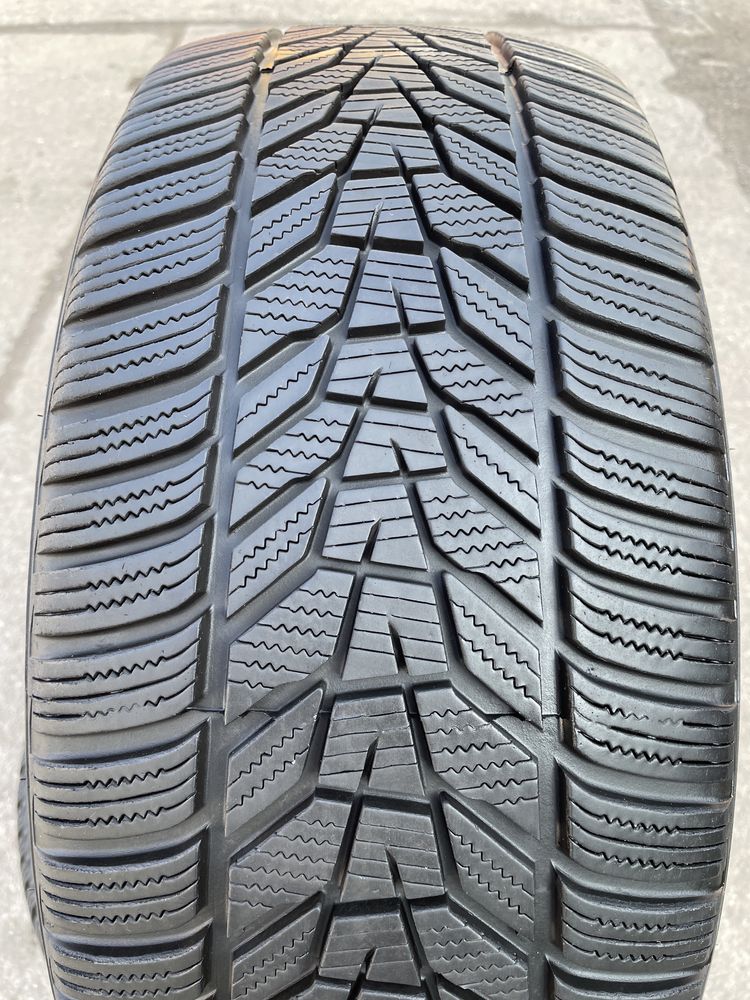 Opony Hankook 235/45r18 98V Winter I Cept evo3 2szt dot2822 7mm zimowe