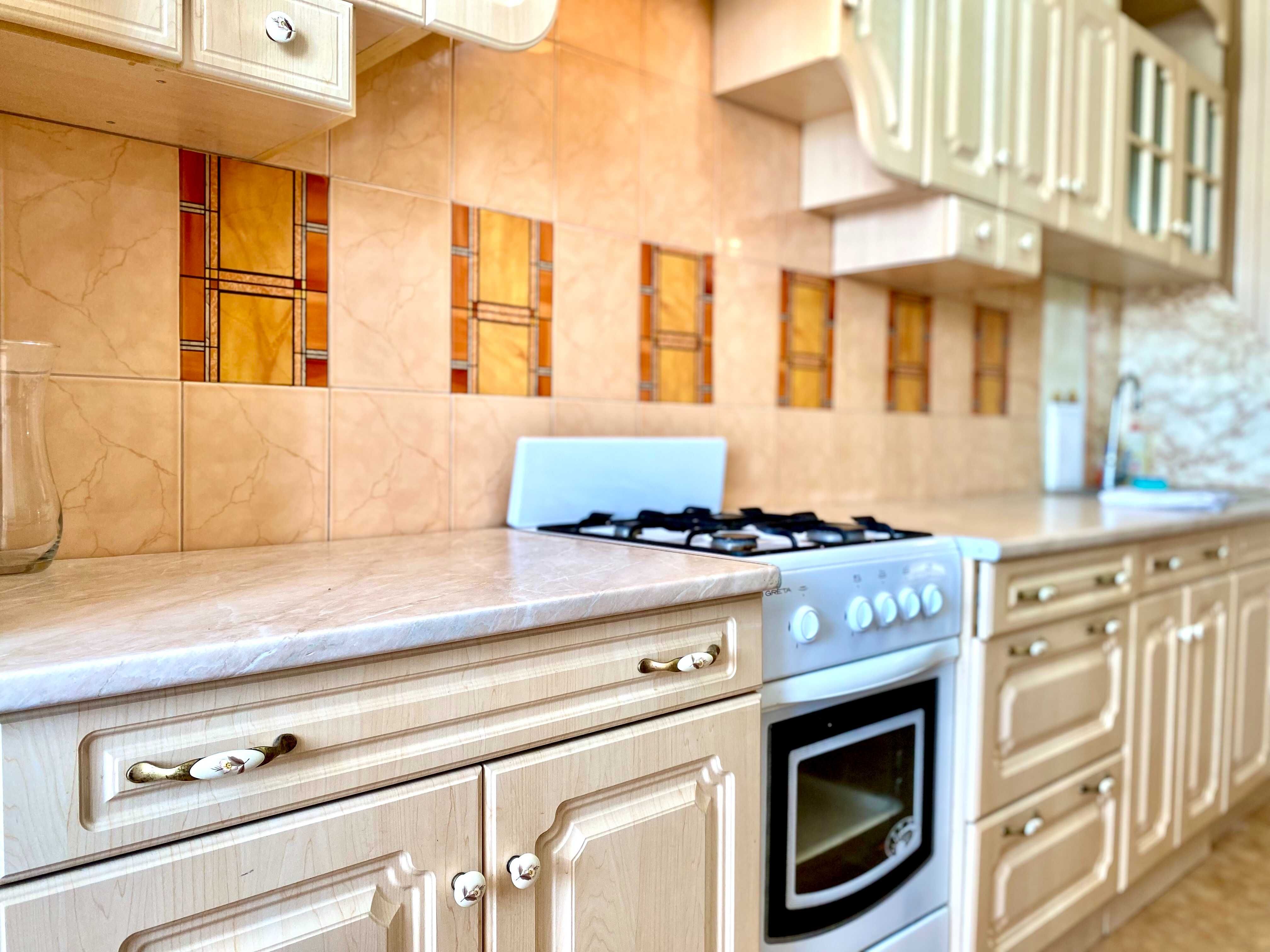 ApartPoltava Світла 1-кімн студія подобово ,ЦЕНТР.Документація звітна