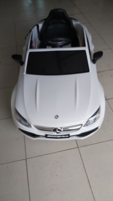 Carrinho eléctrico Mercedes
