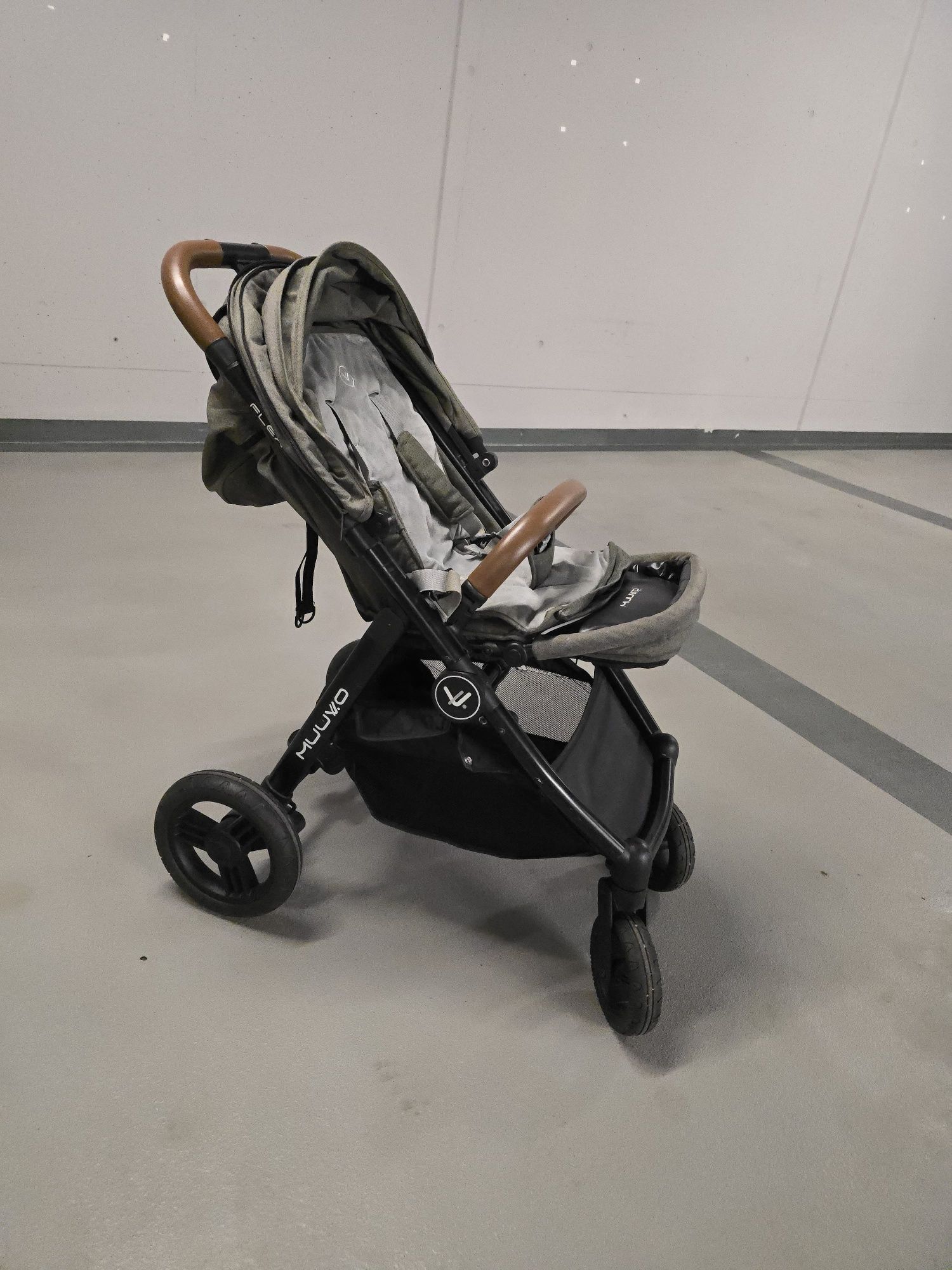 Muuvo Flex quick wózek spacerowy spacerówka lekka deep Forest