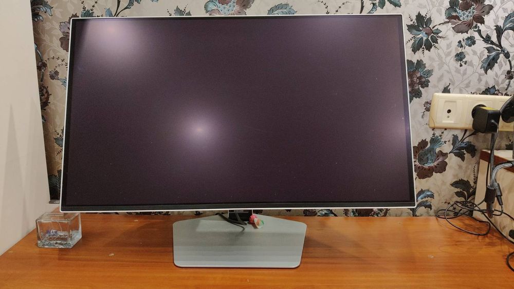 Samsung Odyssey OLED G6 - 27" QHD / 240 Гц / 1 мс