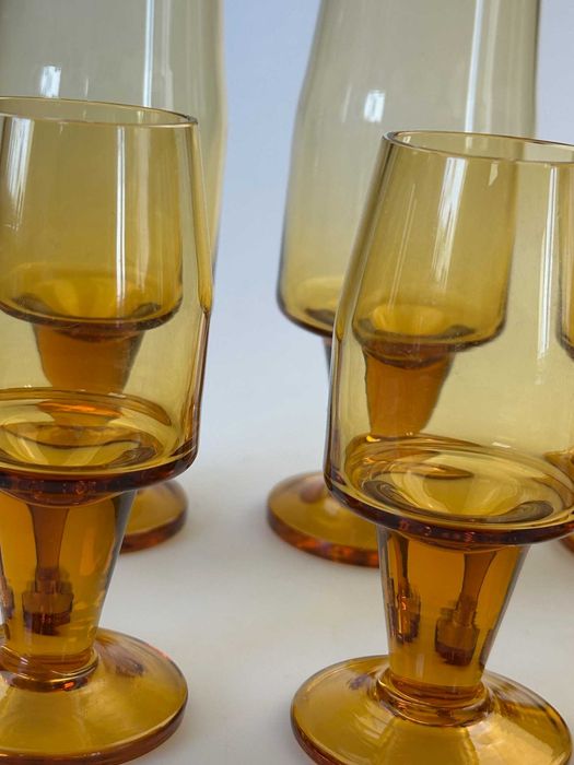 Kieliszki miodowe Sadowski betoniarki szkło kolorowe PRL 8 szt