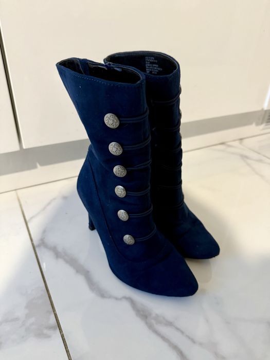 Przepiękne, granatowe półkozaczki