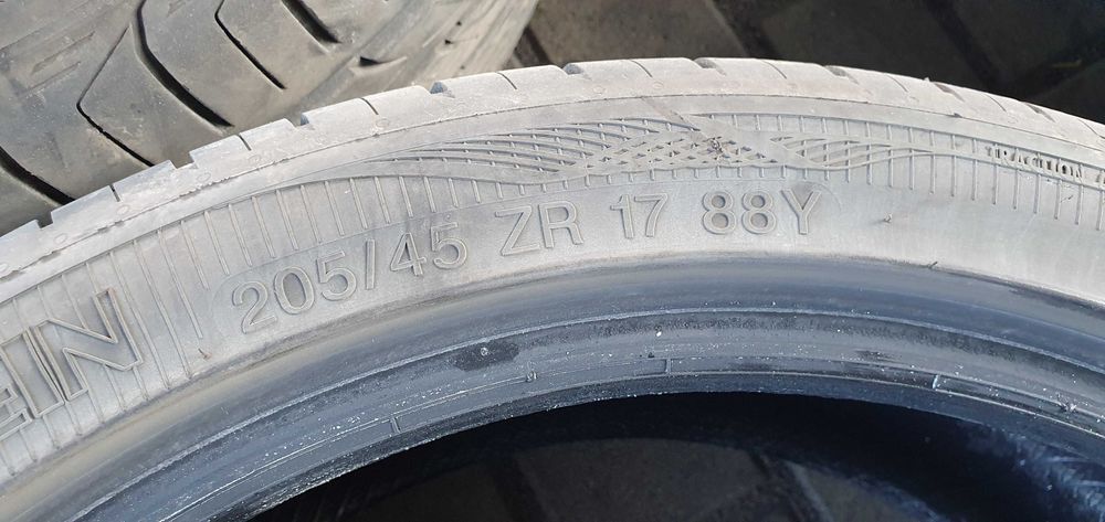 Opony Letnie 205/45r17 Delinte DH2 Stan dobry
