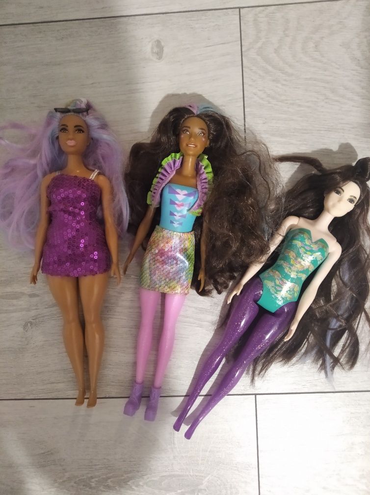 Zestaw lalka Barbie color reveal inna