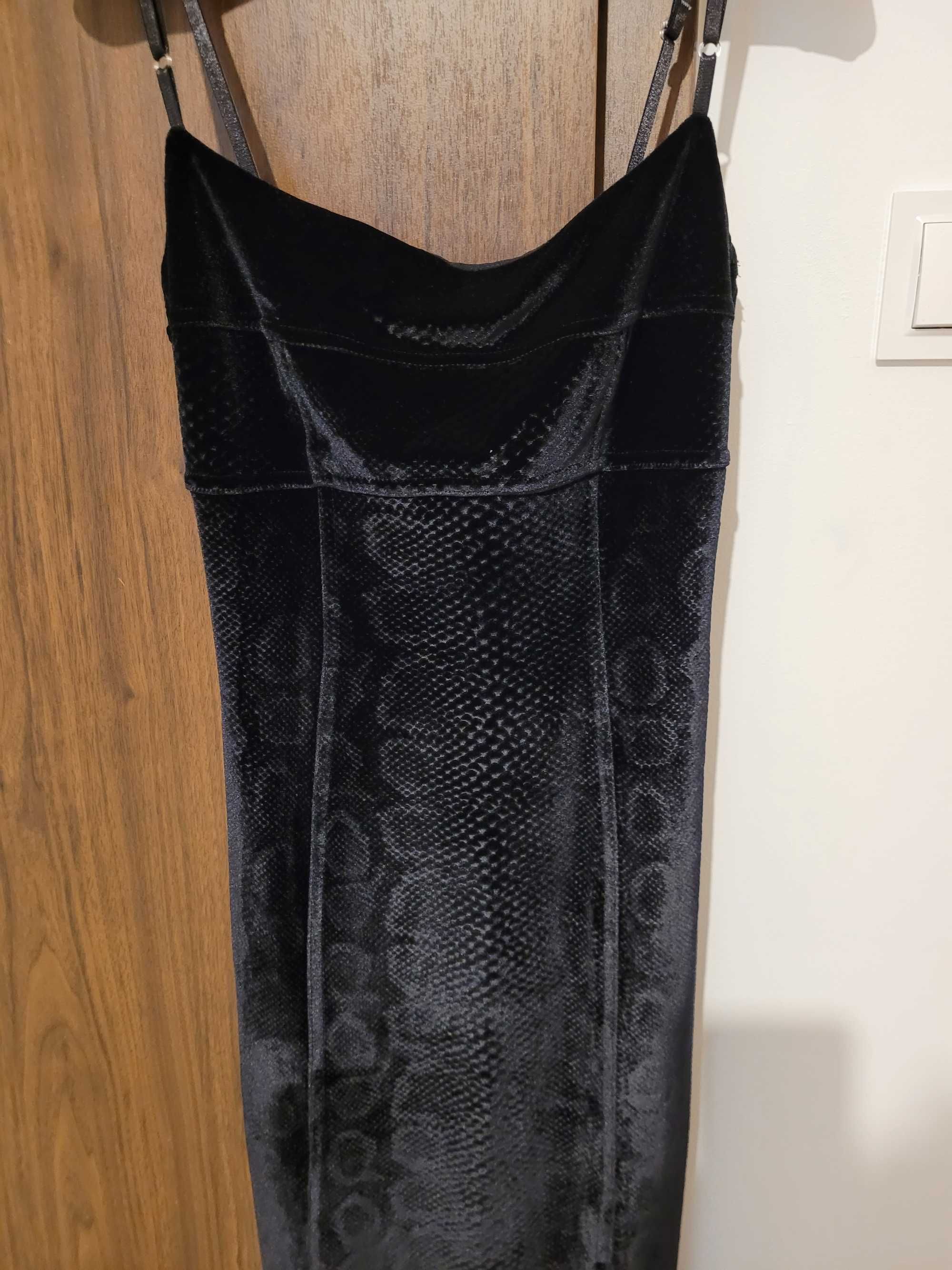 Sukienka czarny aksamit r 36 Des Filles A La Vanille Paris