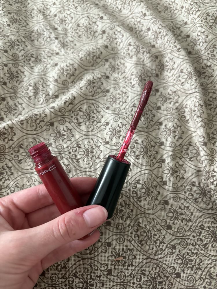 Помада MAC cosmetics Diva