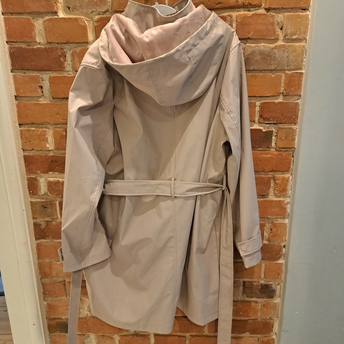 Płaszczyk damski przeciwdeszczowy