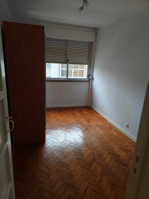 Quarto em Benfica