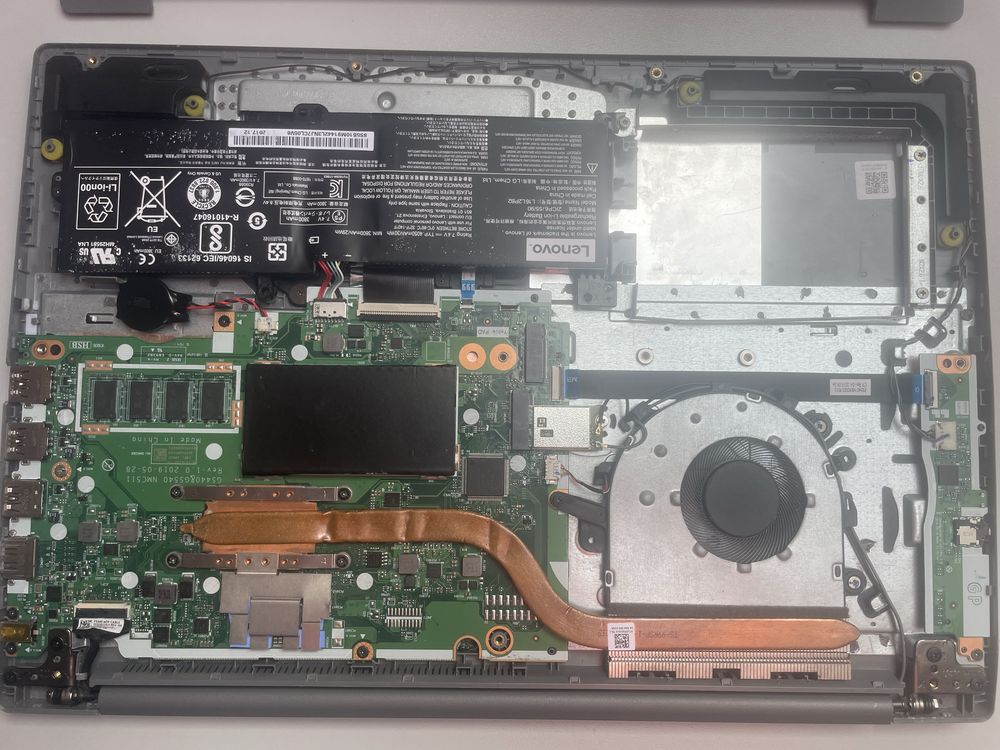 Lenovo IdeaPad S145-15api uszkodzony