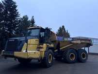 Komatsu HM300-3  Komatsu HM300-3, klapa, szerokie opony