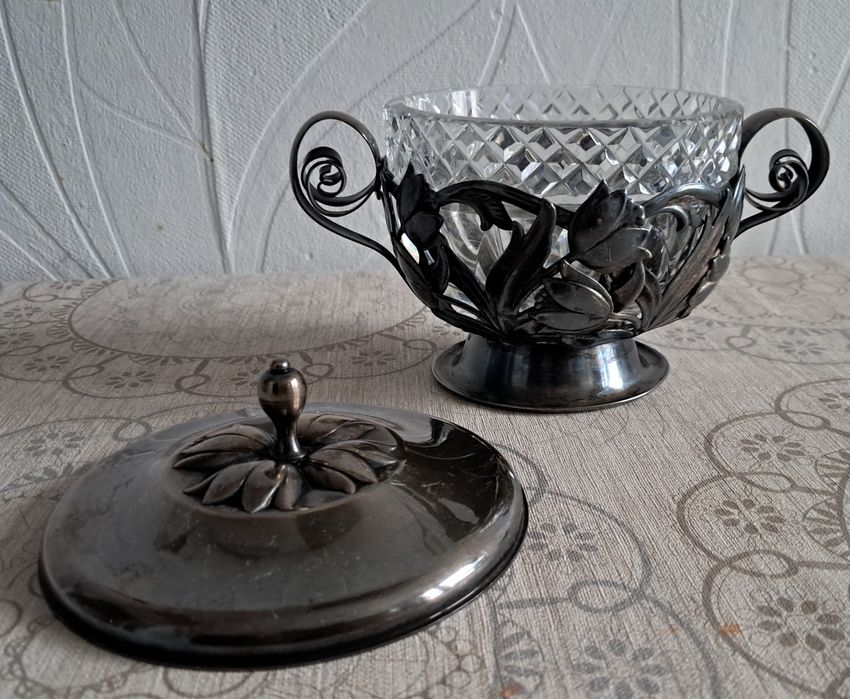 Posrebrzana cukiernica