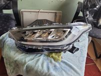 Toyota Yaris lV 4 lampa przednia lewa led euk0-8