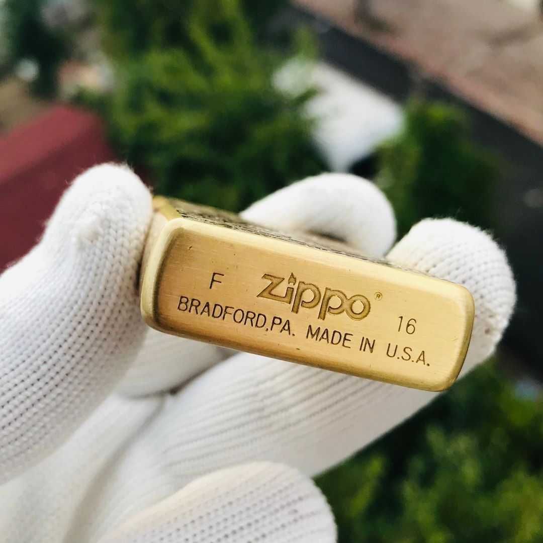 Запальничка Zippo Constantine Gold бензинова нова в коробці