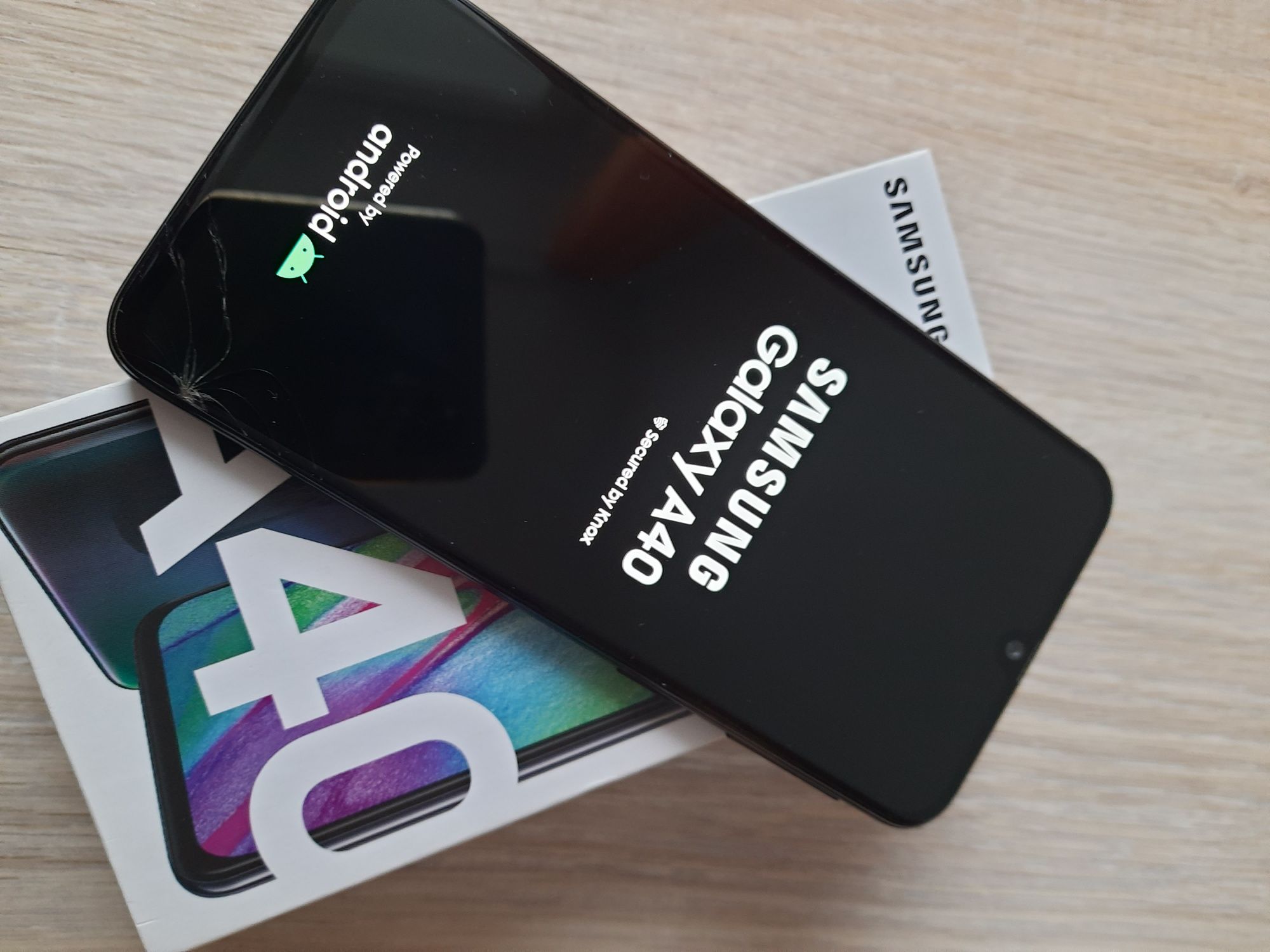 Smartfon Samsung Galaxy A40 4 GB / 64 GB 4G (LTE) niebieski