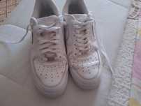 Ténis da Nike brancos