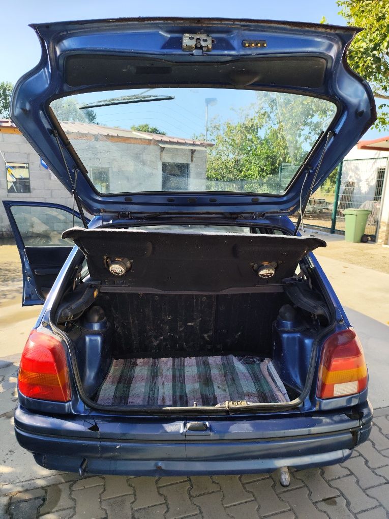 Ford Fiesta (Azul)