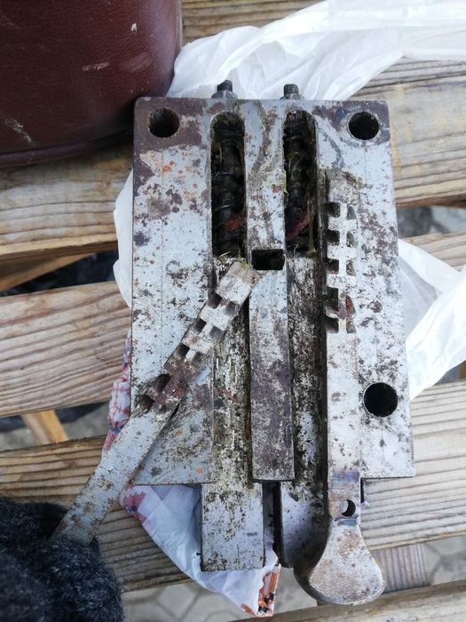 Продам гаражний замок.