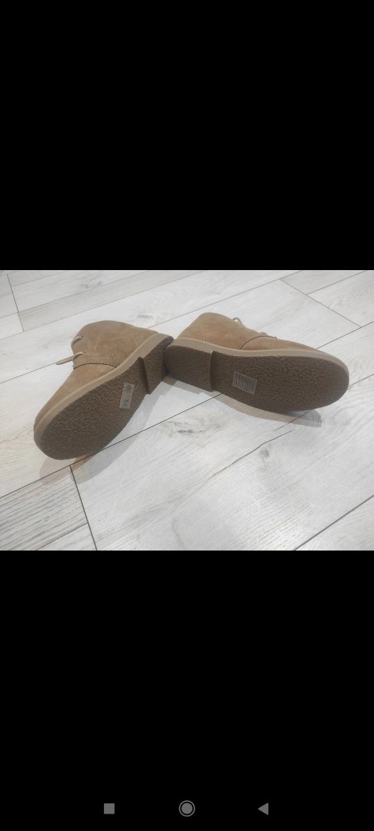 Zamszowe buty wizytowe Primark