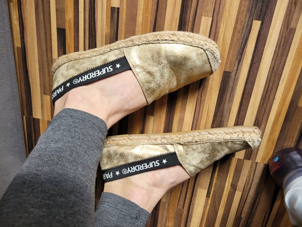 Espadryle złote marki Superdry