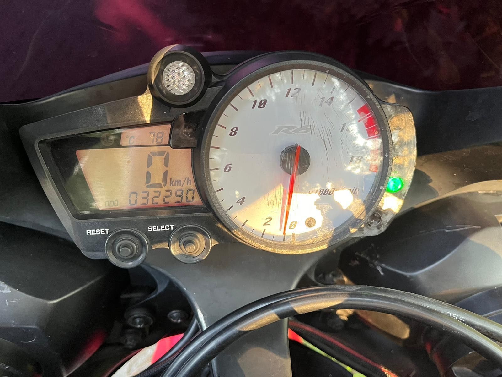 Yamaha r6 2004r stan bardzo dobry.