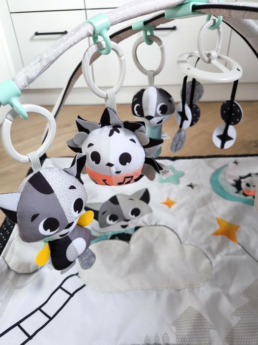 Mata kontrastowa Tiny Love Magiczna Kraina