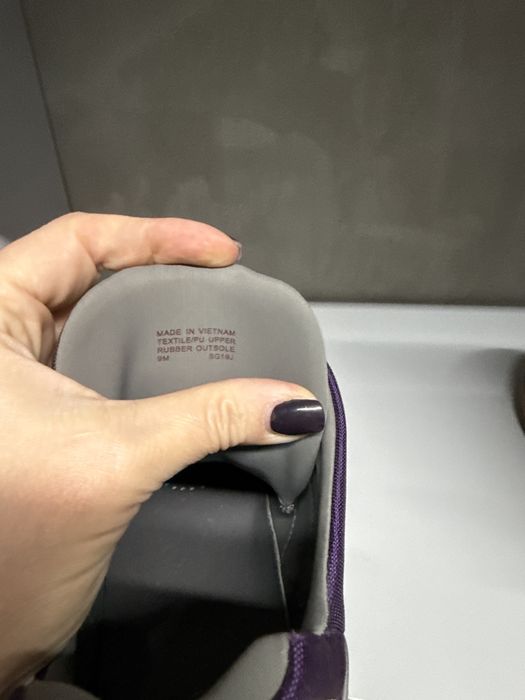 Продам крассовки Michael Kors,40,5-41 розмір